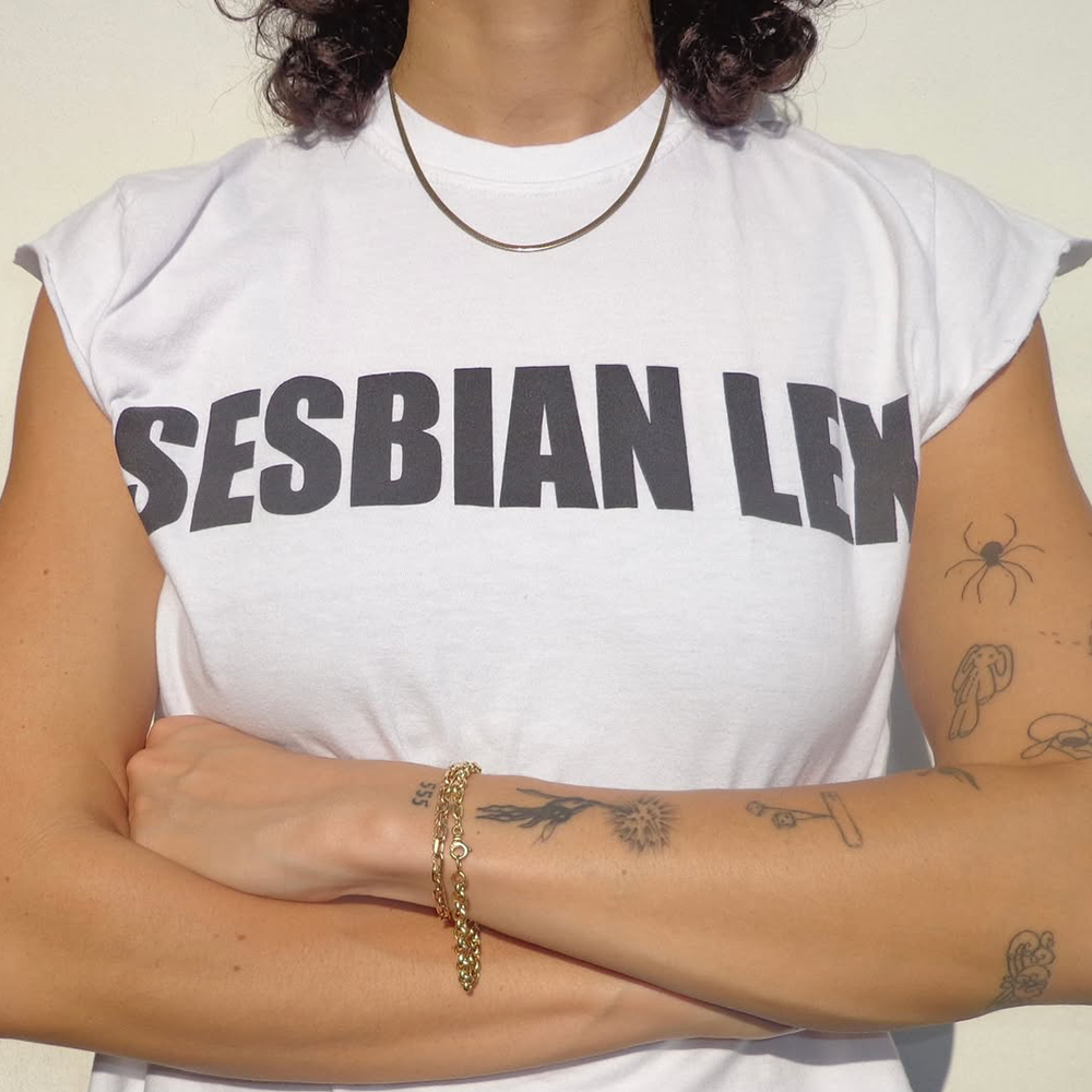 Sesbian Lex Tee detail